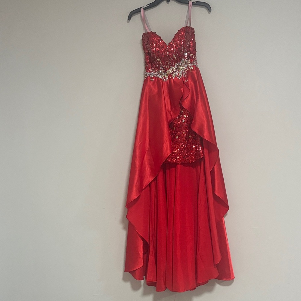 Elegant Red Prom Dress